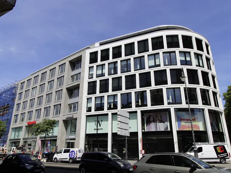 Modernes Büro- und Geschäftsgebäude