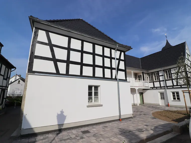 Fachwerk-Ensemble mit Innenhof nach der Sanierung
